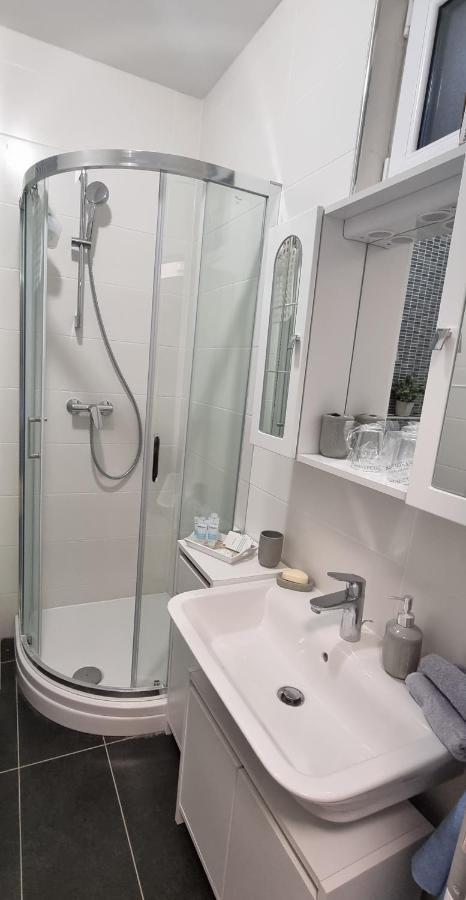 Two Stars - Villa Sunce Сень Экстерьер фото