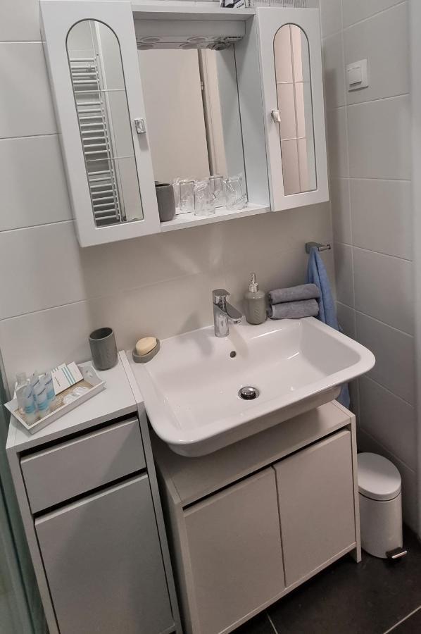Two Stars - Villa Sunce Сень Экстерьер фото